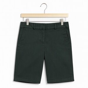 Ann Taylor Signature Women's Sz 10 Black  Flat-Front Bermuda Shorts 10.5" Inseam